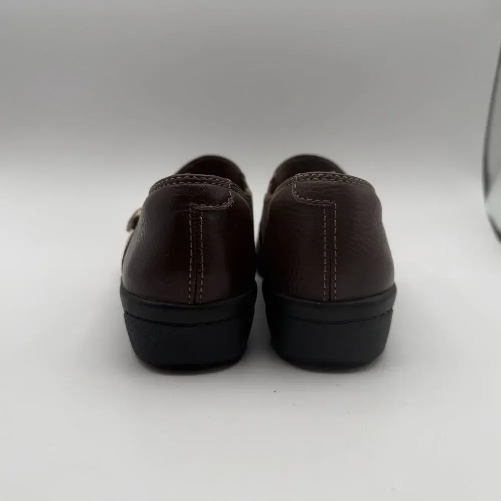 Clarks Cora Poppy‎ Brown Leather Women's Shoes Sz 7 M Button Loop Loafers